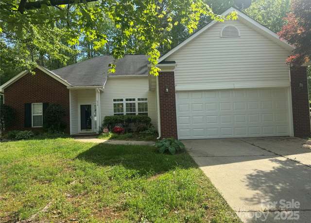 Property at 978 Stinson Glen Ln, Charlotte, NC 28214, 3 beds, 2 baths