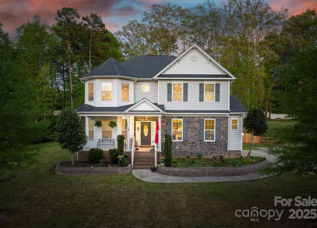 Property at 139 Autumn Grove Ln, Mooresville, NC 28115, 4 beds, 3 baths