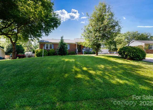 Property at 205 Wrentree Ln, Gastonia, NC 28056, 3 beds, 2 baths