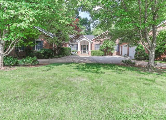 Property at 625 Saint Andrews Rd, Statesville, NC 28625, 5 beds, 6 baths