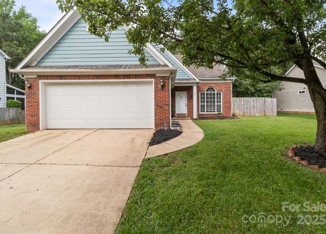 Property at 8906 Pickering Grove Ln, Charlotte, NC 28216, 3 beds, 2.5 baths