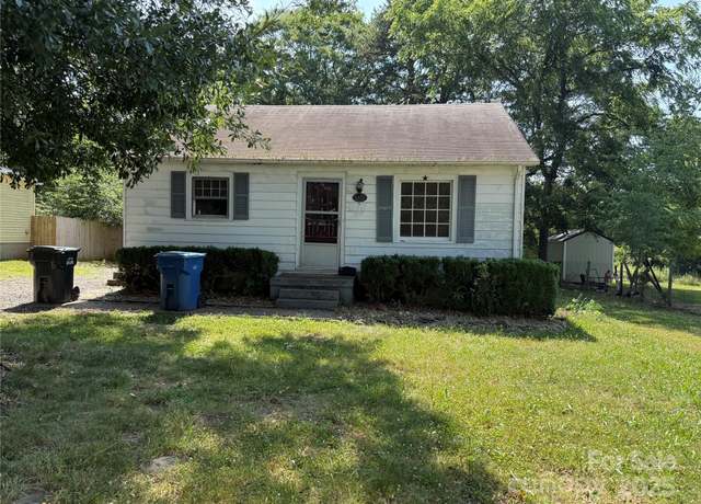 Property at 1431 3rd Street Pl NE, Hickory, NC 28601, 3 beds, 1 bath