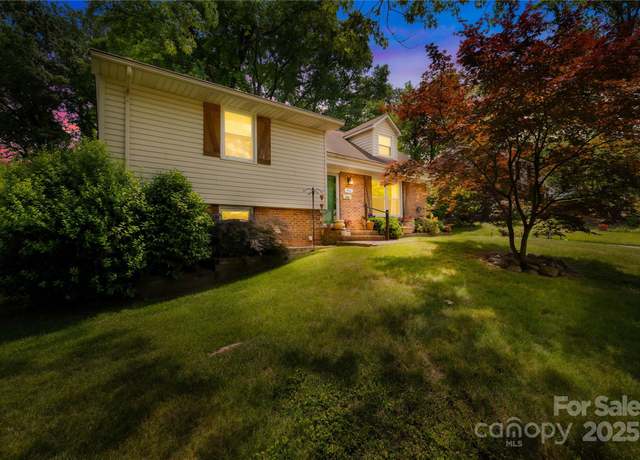 Property at 4901 White Oak Rd, Charlotte, NC 28210, 4 beds, 2 baths
