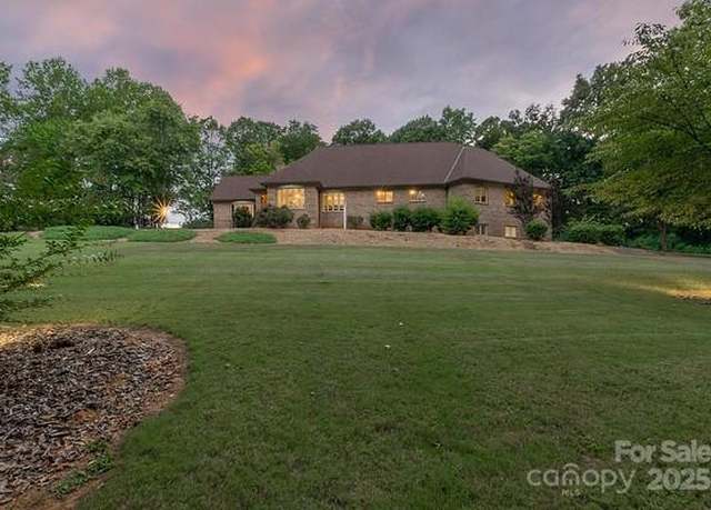 Property at 260 Burkhart Rd, Lexington, NC 27292, 4 beds, 4.5 baths