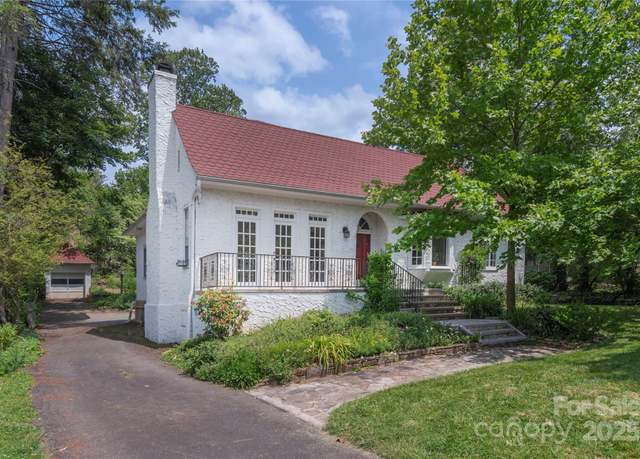 Property at 118 Glen Falls Rd, Asheville, NC 28804, 3 beds, 1 bath