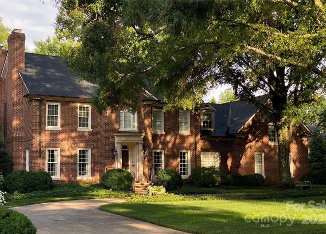 Property at 641 Museum Dr, Charlotte, NC 28207, 6 beds, 6.5 baths