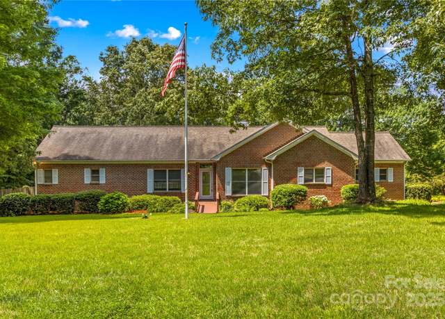 Property at 1760 Jacobs Way, Sherrills Ford, NC 28673, 3 beds, 2 baths