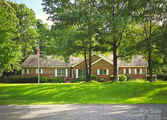 Property at 1760 Jacobs Way, Sherrills Ford, NC 28673, 3 beds, 2 baths