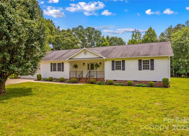 Property at 115 Three Oaks Ln, Statesville, NC 28677, 3 beds, 2 baths