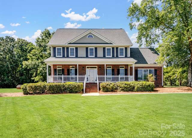 Property at 4628 Dovefield Ln, Kannapolis, NC 28081, 4 beds, 3.5 baths