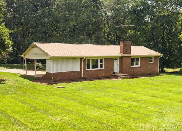 Property at 2680 Peachtree Rd, Statesville, NC 28625, 3 beds, 2 baths