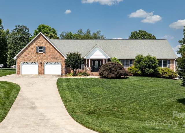 Property at 139 Hardwick Dr, Mooresville, NC 28115, 3 beds, 2.5 baths