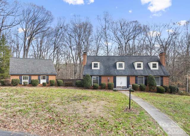 Property at 301 Queens Dr, Lexington, NC 27292, 4 beds, 3 baths