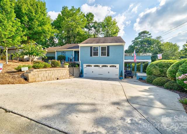 Property at 19 Shipmaster Ct, Lake Wylie, SC 29710, 4 beds, 3 baths