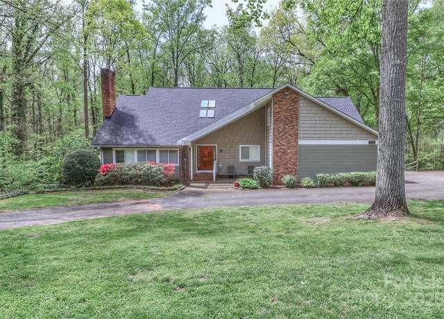 Property at 512 Saint Cloud Dr, Statesville, NC 28625, 5 beds, 3 baths