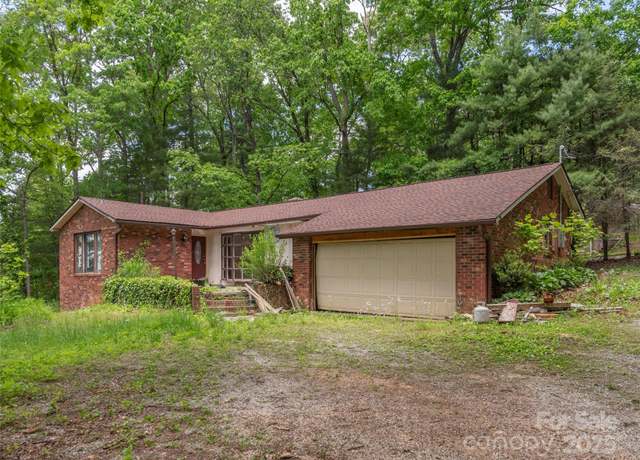 Property at 3 N Marley Dr, Flat Rock, NC 28731, 3 beds, 1 bath