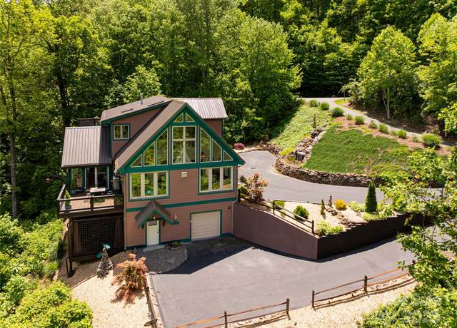 Property at 1 Wood Haven Ln, Black Mountain, NC 28711, 3 beds, 3.5 baths