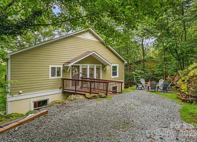 Property at 103 Maple Ln, Beech Mountain, NC 28604, 5 beds, 3 baths