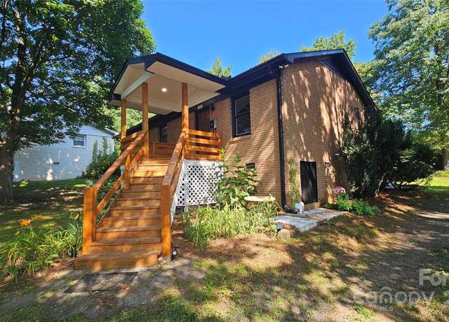 Property at 5315 Ruth Dr, Charlotte, NC 28215, 3 beds, 2.5 baths