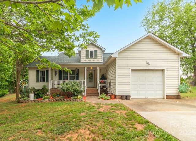 Property at 3790 Lynnview Ct, Maiden, NC 28650, 3 beds, 2 baths