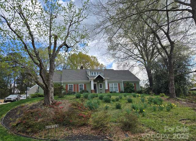 Property at 3916 Blowing Rock Way, Charlotte, NC 28210, 5 beds, 3 baths