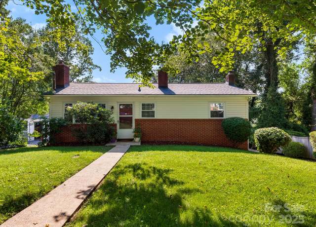 Property at 8 Vista Knoll Rd, Candler, NC 28715, 3 beds, 1 bath
