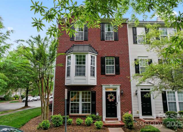 Property at 12905 Bullock Greenway Blvd, Charlotte, NC 28277, 3 beds, 3 baths