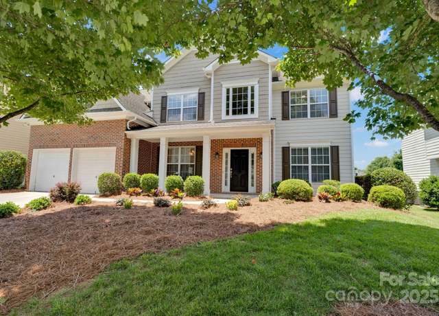 Property at 105 Runningdeer Dr, Mooresville, NC 28117, 5 beds, 3 baths