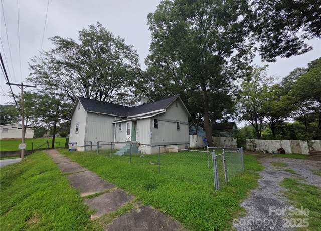 Property at 401 E Trade St, Dallas, NC 28034, 1 bed, 1 bath