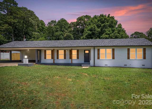 Property at 109 Robin Ln, Statesville, NC 28677, 4 beds, 2 baths