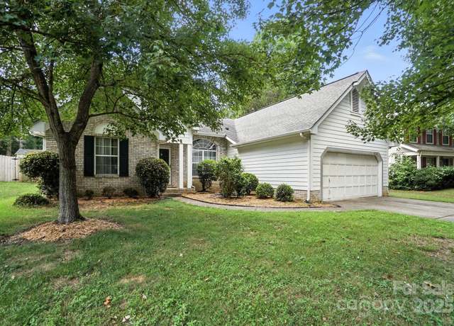 Property at 8213 Martindale Ln, Charlotte, NC 28216, 3 beds, 2 baths