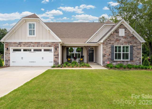Property at 2017 Autumn Dr, Monroe, NC 28110, 4 beds, 3.5 baths
