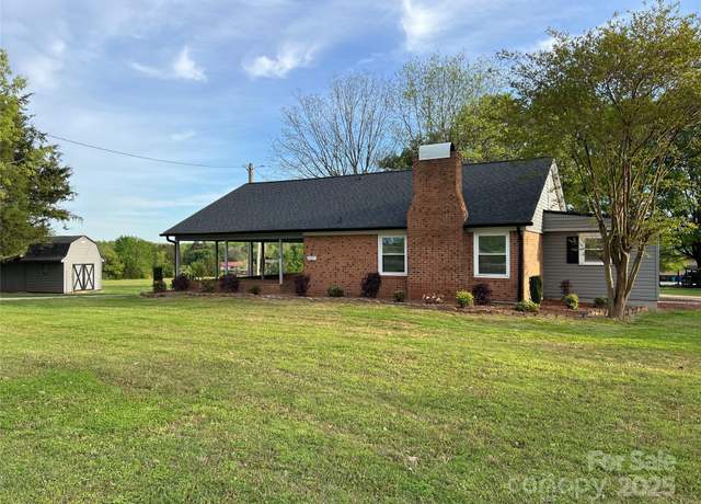 Property at 2787 Tyro Rd, Lexington, NC 27295, 2 beds, 2 baths