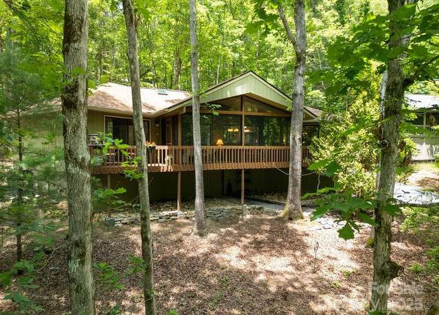Property at 1005 Middle Connestee Trl, Brevard, NC 28712, 2 beds, 2 baths