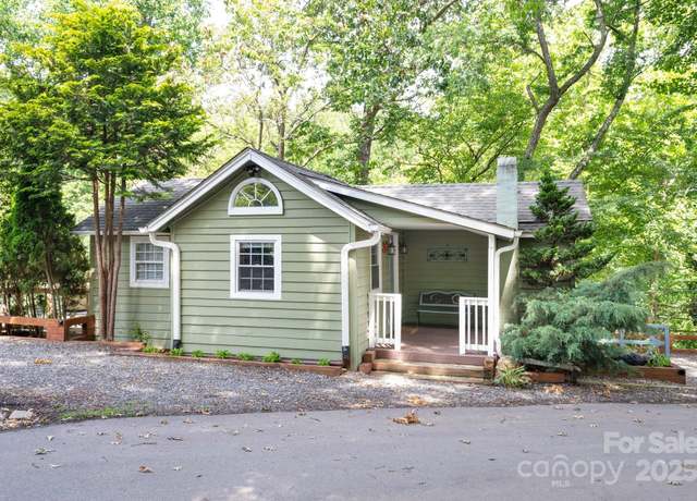 Property at 5 Arbutus Rd, Asheville, NC 28805, 2 beds, 2 baths