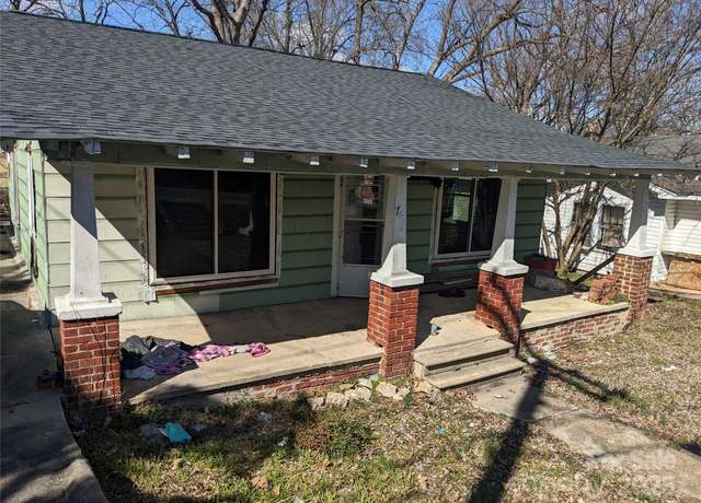 Property at 702 E Guilford St, Thomasville, NC 27360, 2 beds, 1 bath