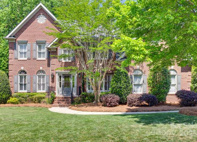 Property at 6804 Riesman Ln, Charlotte, NC 28210, 4 beds, 3.5 baths