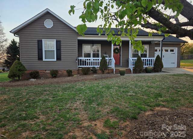 Property at 4567 Mayfield Dr, Granite Falls, NC 28630, 3 beds, 1.5 baths