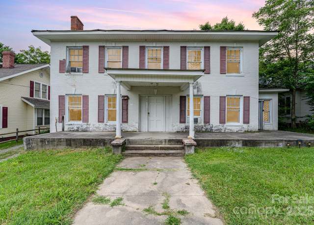 Property at 604 Wentworth St, Reidsville, NC 27320, 5 beds, 7 baths