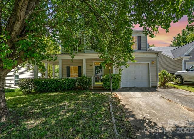 Property at 12016 Gemstone Ct, Charlotte, NC 28269, 3 beds, 2.5 baths