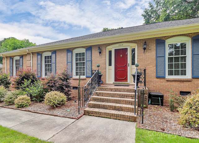 Property at 3304 Chilham Pl, Charlotte, NC 28226, 4 beds, 2.5 baths