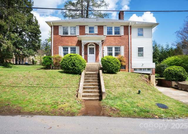 Property at 10 Westchester Dr, Asheville, NC 28803, 3 beds, 1.5 baths