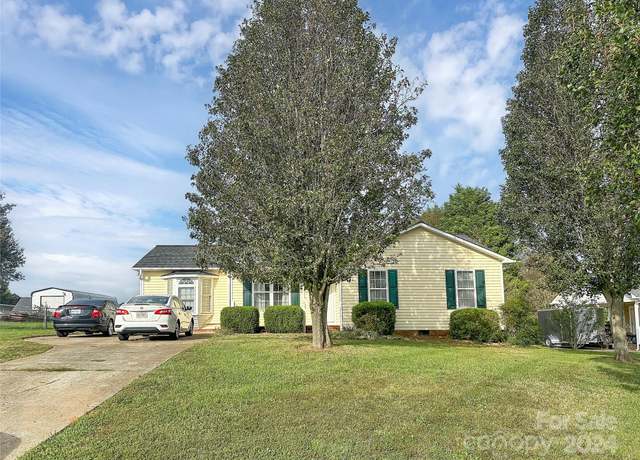 Property at 330 Crocker Rd, Kings Mountain, NC 28086, 3 beds, 2.5 baths