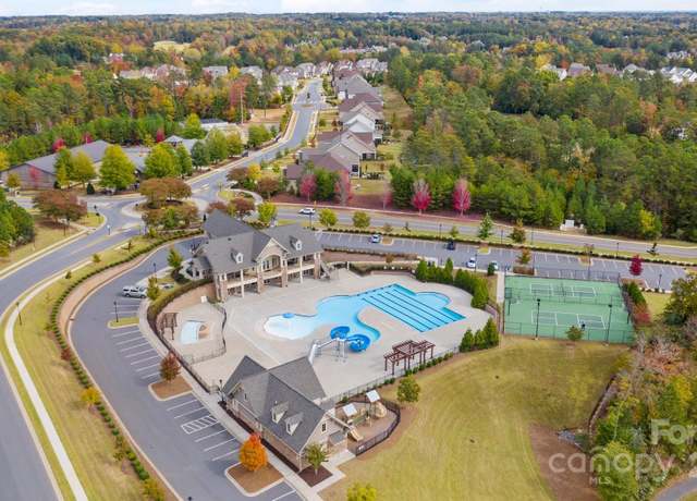 Property at 15636 Oleander Dr, Charlotte, NC 28278, 5 beds, 4.5 baths