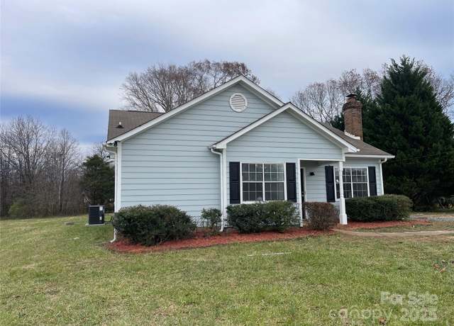 Property at 905 Edgehill Dr, Monroe, NC 28110, 2 beds, 2 baths