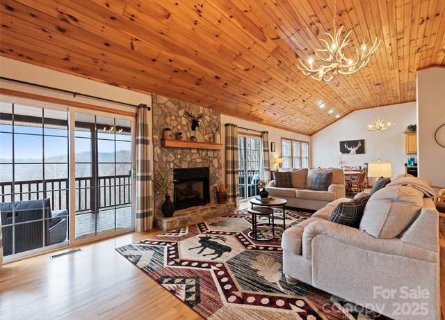 Property at 181 Rebel Ridge Rd, Maggie Valley, NC 28751, 2 beds, 2.5 baths