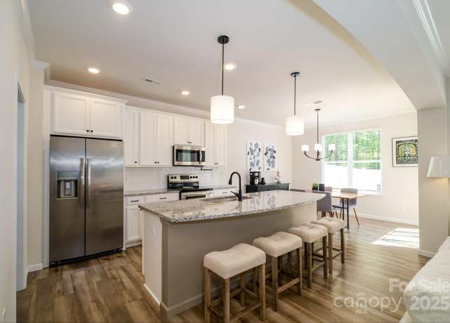 Property at 7036 Heron Rookery Way, Charlotte, NC 28214, 4 beds, 2.5 baths
