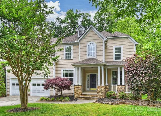 Property at 427 Pinnacle Ln, Huntersville, NC 28078, 5 beds, 3.5 baths