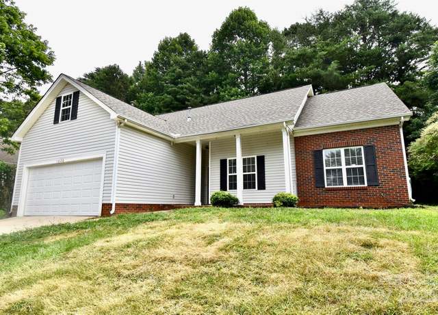 Property at 1020 Stinson Glen Ln, Charlotte, NC 28214, 3 beds, 2 baths