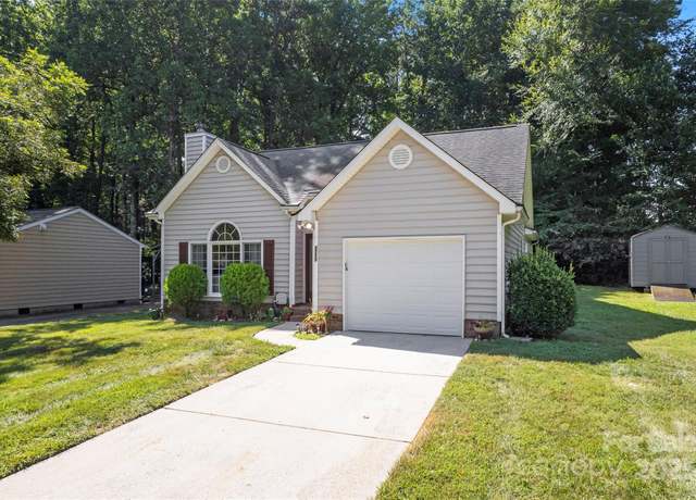 Property at 2710 Cedar Chase Dr, Matthews, NC 28105, 3 beds, 2 baths